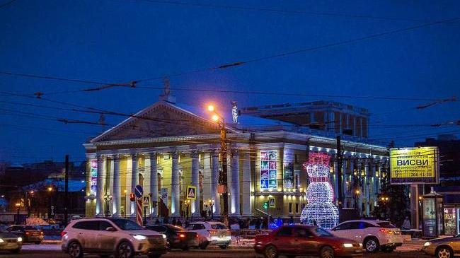 Вид на площадь Ярославского, театр оперы и балета им.Глинки