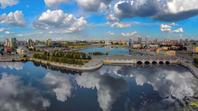🦅 Челябинский фотограф снял Челябинск с высоты птичьего полета. ❓ Как считаете, за последние годы наш город похорошел?
