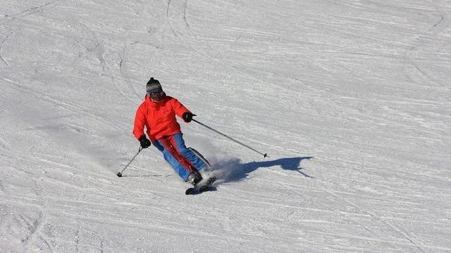 В Миассе нашли самого активного пенсионера: в 75 лет он катается на горных лыжах и занимается бизнесом в интернете