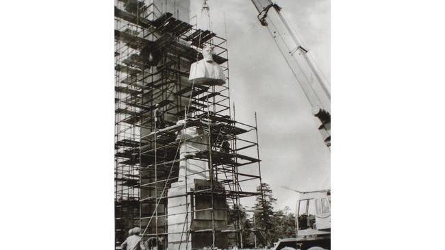 🏗 Строительство памятника И. Курчатову 