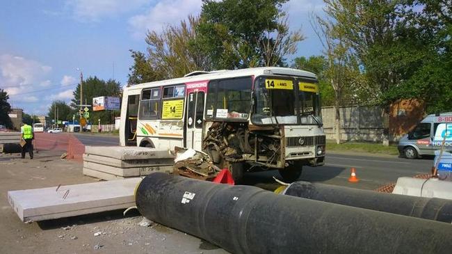 5 пассажирам ПАЗа потребовалась «скорая» после ДТП в Тракторозаводском районе