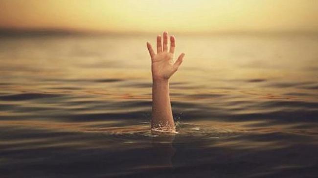 Ребенок утонул на диком пляже на озере Смолино
