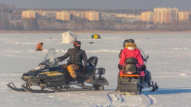 ❄ Зимние покатушки на Шершнях 😄 А как вы развлекаетесь в пятницу вечером?