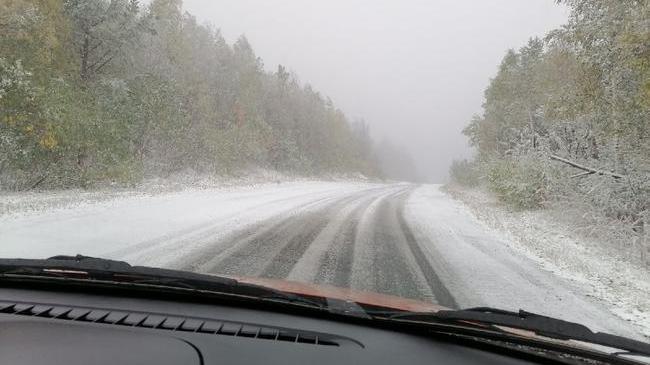 ❄ На трассе М5 в Челябинской области выпал снег 