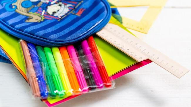 Южноуральцев пригласили за денежными пособиями к школе