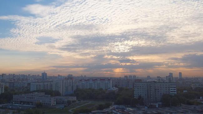 Удивительно красивые раздробленные облака над Челябинском!