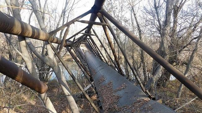 В Челябинске рухнул висячий мост в районе ТЭЦ-4