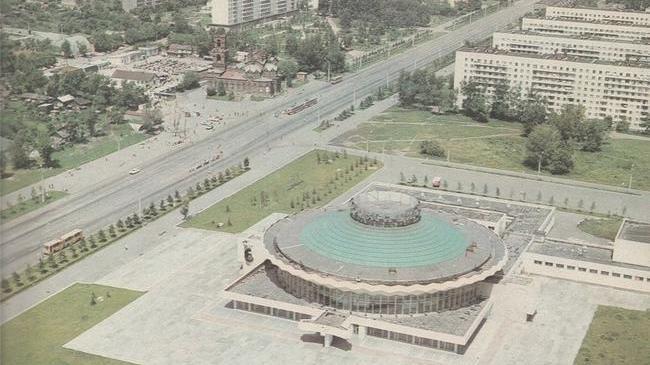 Цирк и улица Кирова 1980-1985 год. 
