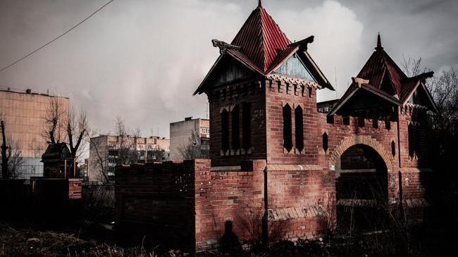 🏰 Забытый замок в Челябинске. Кто знает где это находится? 😎
