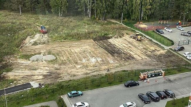 🚧 В Челябинске остановили строительство незаконной парковки.