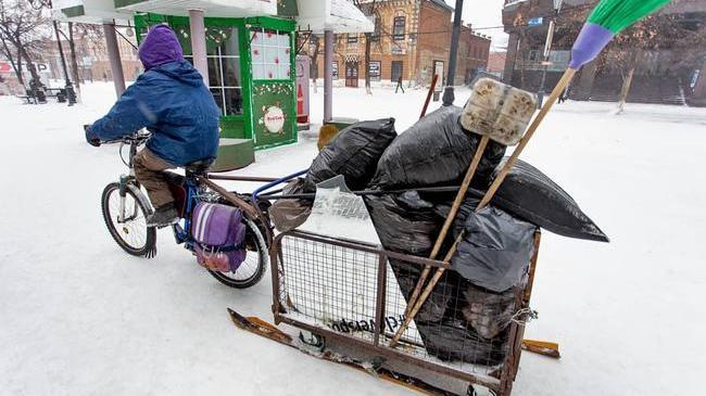 Челябинск, держи нано-дворника, раз нано-урны уже были🤭