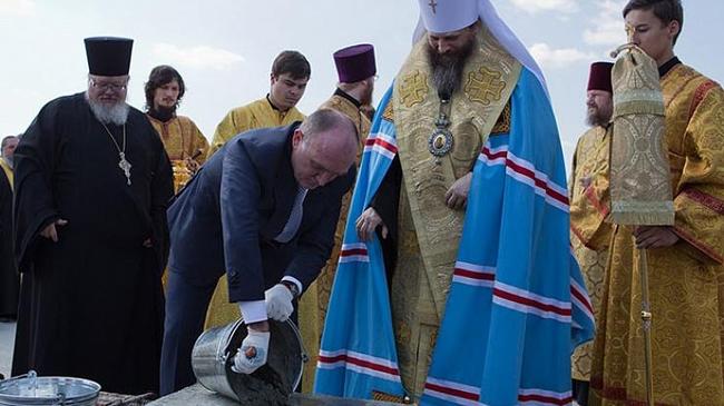 В Челябинске заложили капсулу в стену будущего кафедрального собора