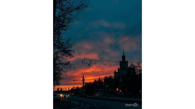 Вечер в Челябинске... Кто чем занимается?