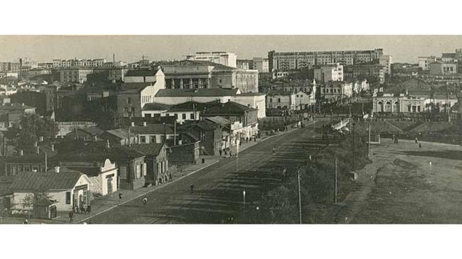 Челябинск: середина 1950-х годов. Вид на нечетную сторону улицы Кирова с домами дореволюционной постройки. Узнали? 