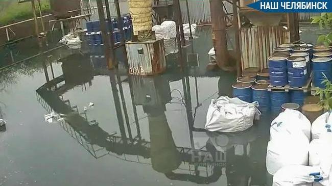 🌊 Челябинский МУП «ПОВВ» залил сточными водами площадки заводов