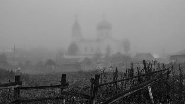 ☁ Атмосферный утренний туман в Сыростане. А вы любите путешествовать по Челябинской области? В каких местах побывали в этом году?