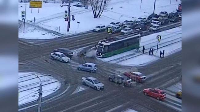 🚋 Оштрафовали водителя трамвая, сбившую подростка 