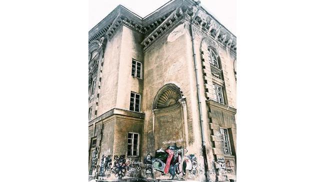 Думаете это кусочек Европы? Возможно даже Италия? А вот и нет))) Всего лишь наш родной ЧМЗ☺