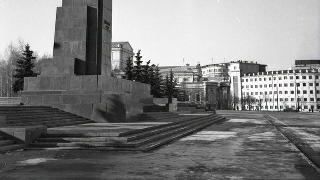 Реконструкция площади Революции в 70-ых