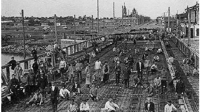 Строительство моста на улице Кирова.