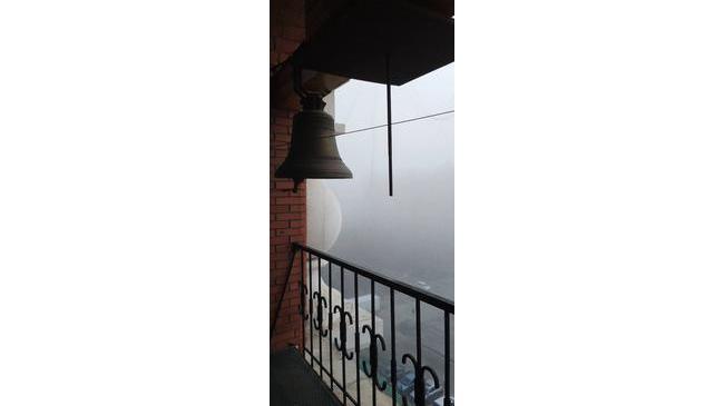 😶‍🌫️ Этим утром Челябинск заволокло густым туманом 