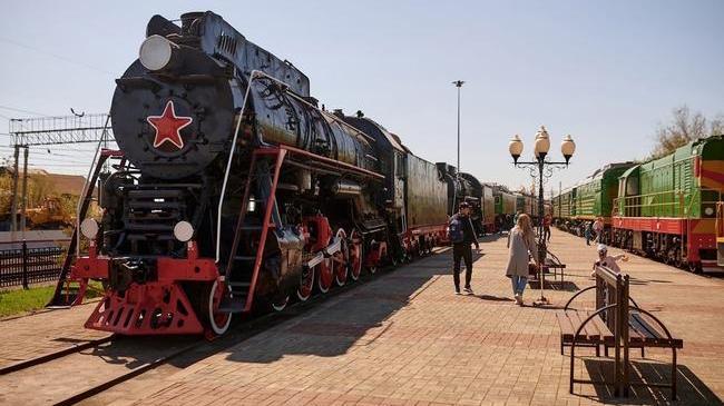 🚂 Вчера в челябинском музее железнодорожной техники инсценировали работу станции 1940-ых годов. 