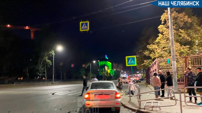 🚗 В Челябинске машина вылетела на тротуар с пешеходами
