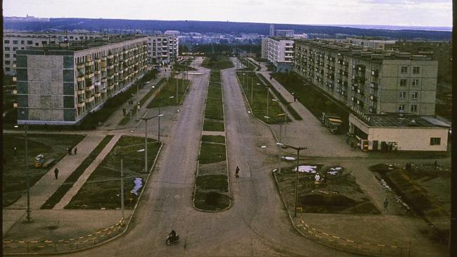 Северо- запад Челябинска в 1973 году. Из архива Л. В. Лебедевой. Снимок сделан, видимо, из многоэтажки на Комсомольском проспекте. Узнали? 