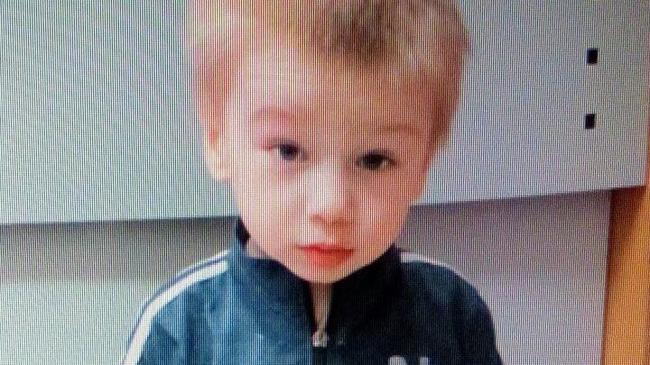 Трехлетнего мальчика оставили на улице в Ленинском районе Челябинска