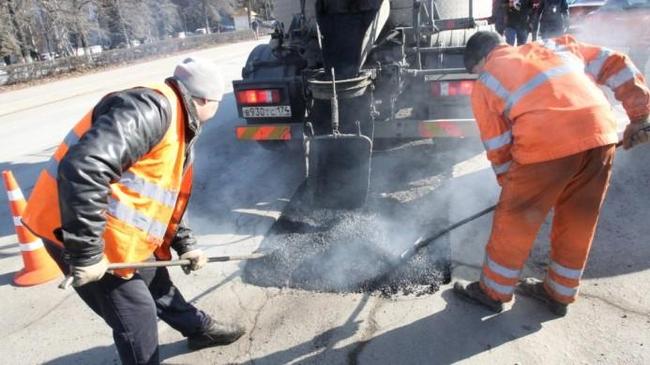 Ямочный ремонт дорог в Челябинске начался до прихода тепла