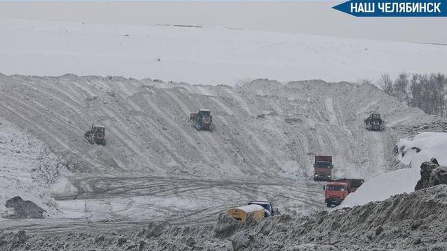 ❄️ За последние сутки в Челябинске выпала почти месячная норма снега