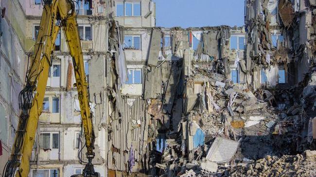 Кремль высказался о причинах взрыва дома в Магнитогорске спустя год после трагедии