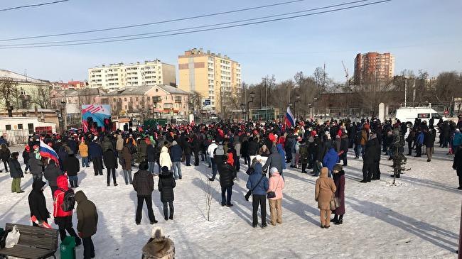 На забастовку Навального в Челябинске полиция не пустила несовершеннолетних