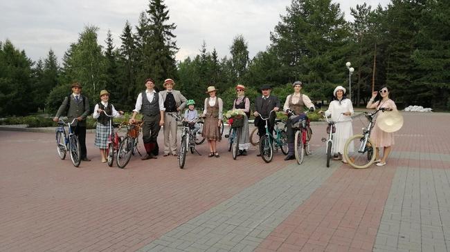 🚲 Челябинцы устроили велопробег в ретро-стиле.
