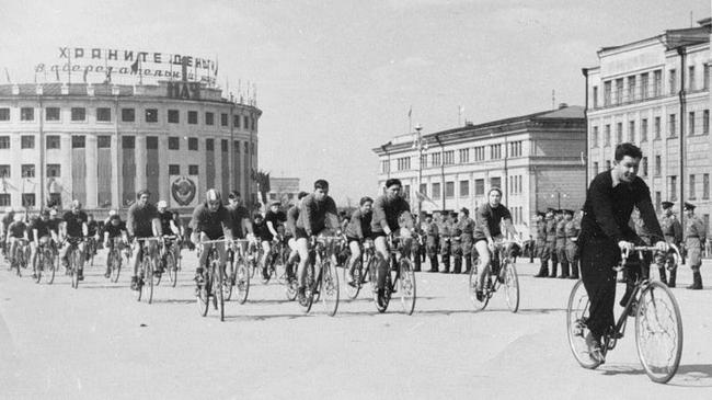Площадь Революции, 1970-е годы. 
