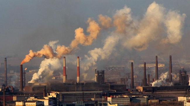 Челябинский завод даже после наказания продолжает травить воздух‍