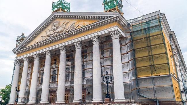 Реставрирующийся театр оперы и балета. Ждем с нетерпением окончание работ! 👍