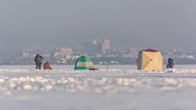 ❄ Зимняя рыбалка на Шершнях. А как вы развлекаетесь этой зимой?