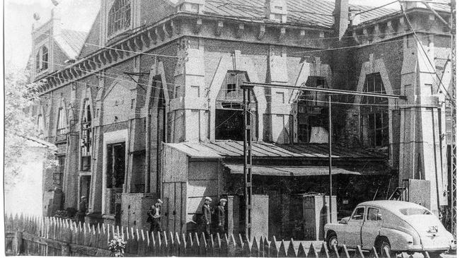 Первая городская электростанция. Как думаете, в каком году сделано это фото?