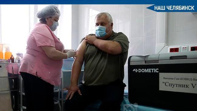 💉🚐 В Челябинске от коронавируса вакцинируют водителей маршруток. С 1 ноября первым компонентом привился уже 171 водитель.