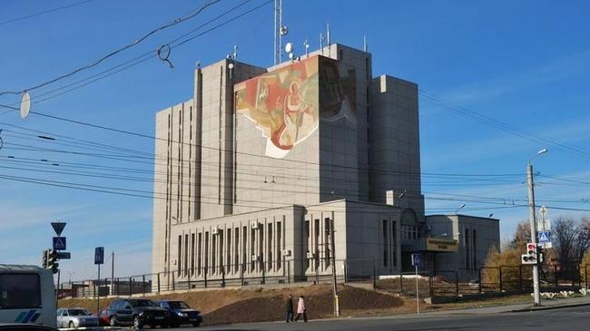 Интересный факт: роспись на здании челябинского архива не закончили из-за отсутствия денег