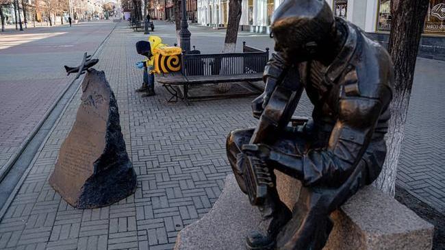 ☢ "Death stranding" по-челябински. Курьеры по доставке еды в полупустом городе.. 🏙