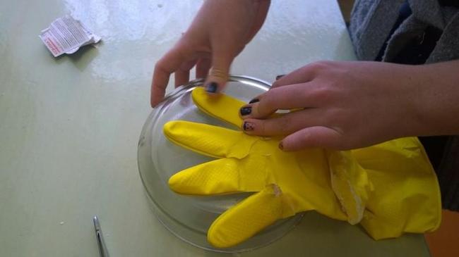 В Сатке школьники разработали противоударную супергеройскую перчатку