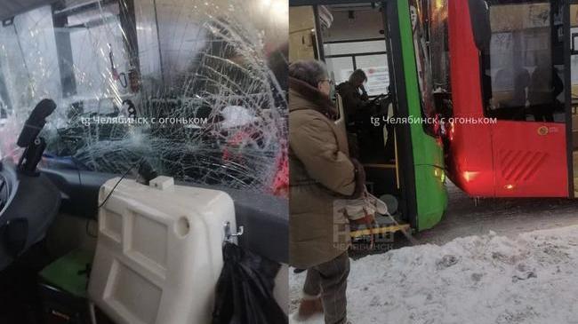 🚌 Автобус врезался в троллейбус