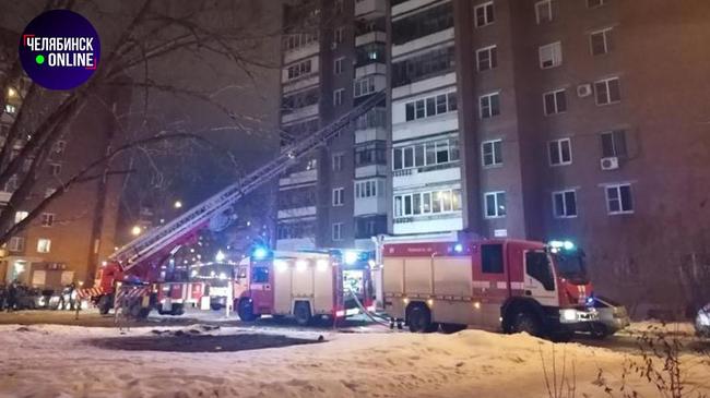 🔥 В Челябинске при пожаре пострадали девочка и бабушка.