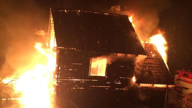 «Вся семья до сих пор в шоке»: молния спалила дом под Челябинском, пострадал ребёнок