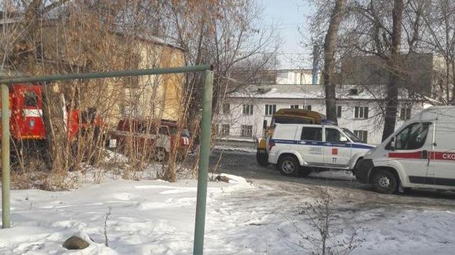 Двух маленьких детей и двух женщин без сознания обнаружили в квартире под Челябинском