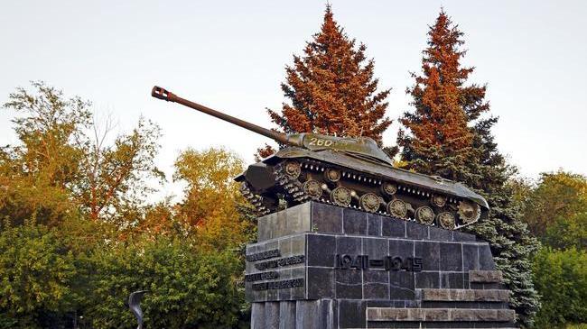📅 6 октября в Челябинске отмечается День героев Танкограда!
