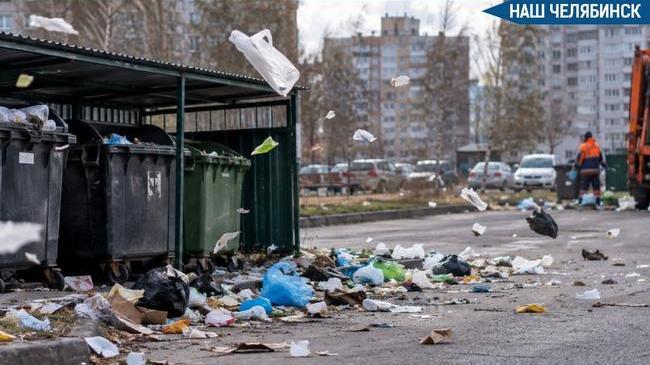 🚛 Челябинцы пожаловались на разлетевшийся по дворам мусор