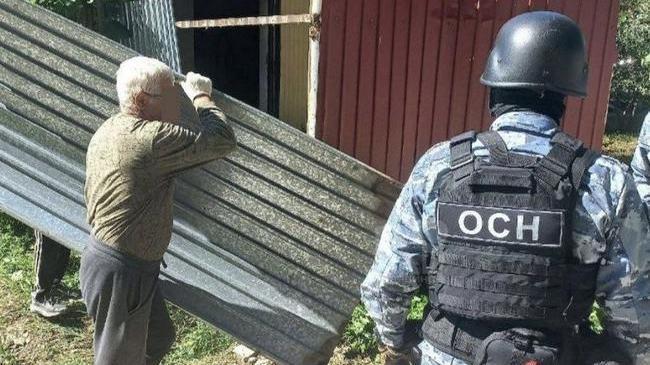 🚨 Спецназ заставил челябинского садовода уменьшить участок